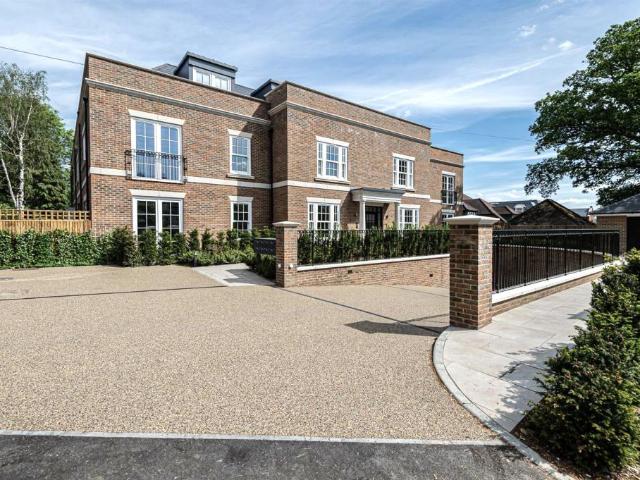 apartment in Watford Road, Radlett