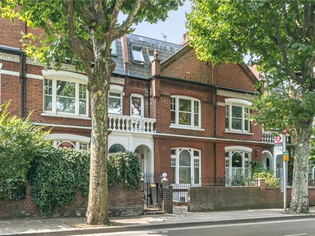 apartment in Wandsworth Bridge Road, Fulham, SW6