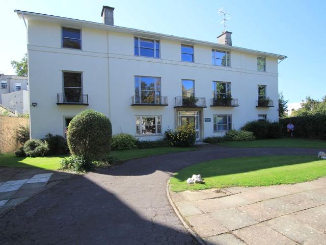 apartment in Wellington Square, Cheltenham, GL50