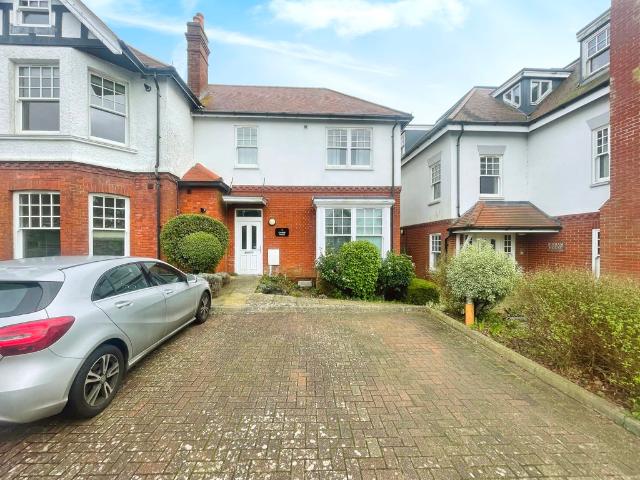 apartment in West Avenue, Worthing, BN11 5LY