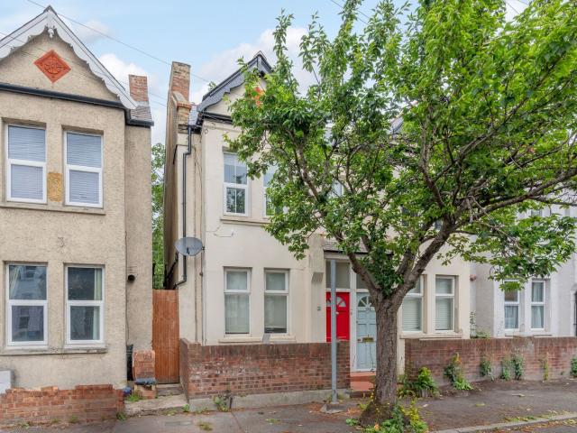 apartment in West Gardens