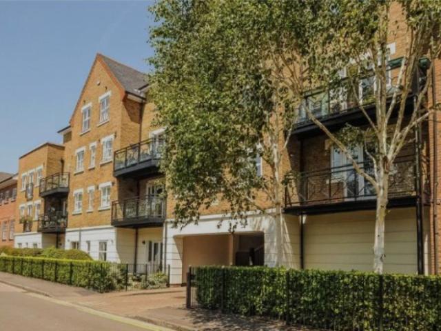 apartment in Wharf Lane