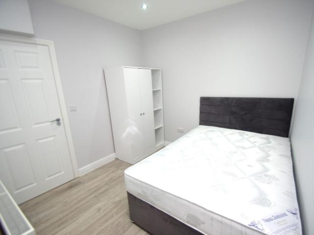 apartment in Whippendel Road WD17