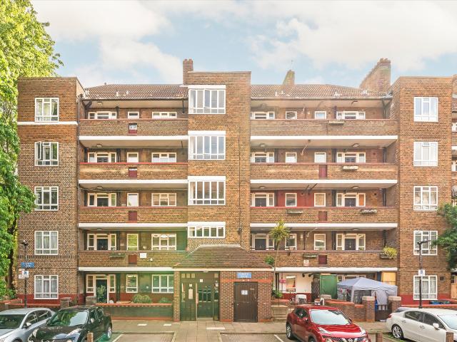 apartment in White City Estate, Shepherd's Bush, W12
