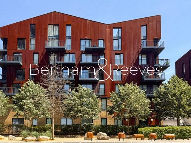 apartment in Whiting Way, Surrey Quays, SE16