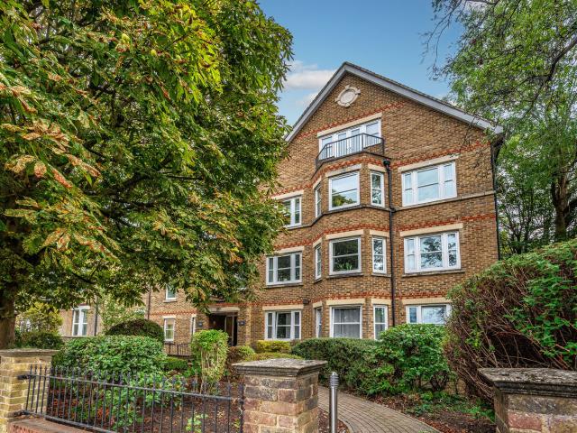 apartment in Widmore Road