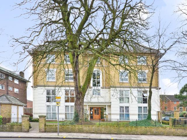 apartment in Willesden Lane
