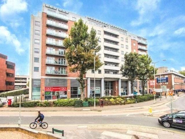 apartment in Wilmington Close, WD18