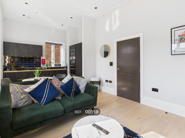 apartment in Windsor, Kings Buildings, South Church Side, Hull, HU1 1RR