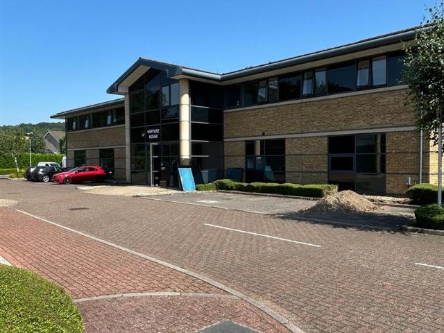 Apartment In Wycombe Lane, Wooburn Green Hp10