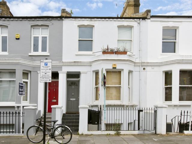 apartment in Tadmor Street,, W12