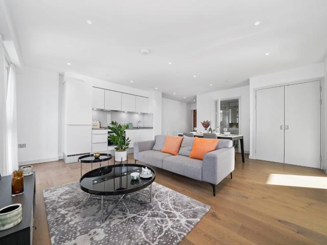 apartment in Tantallon House, London, SE1 6TJ