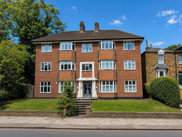 Apartment In Thurlow Park Road, London Se21