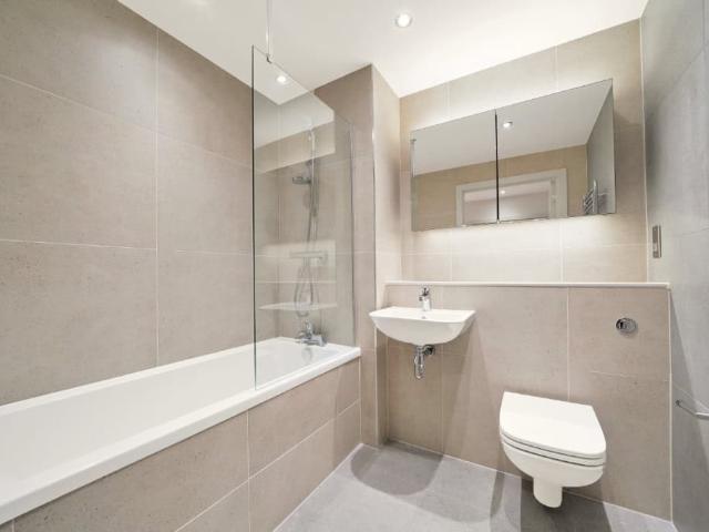 apartment in The Oakgate, Surrey, KT22 7RZ