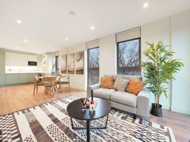 apartment in The Oakgate, Surrey, KT22 7RZ