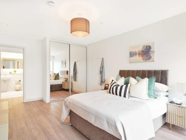 apartment in The Oakgate, Surrey, KT22 7RZ