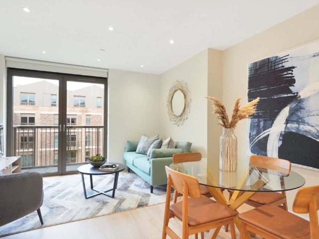 apartment in The Oakgate, Surrey, KT22 7RZ