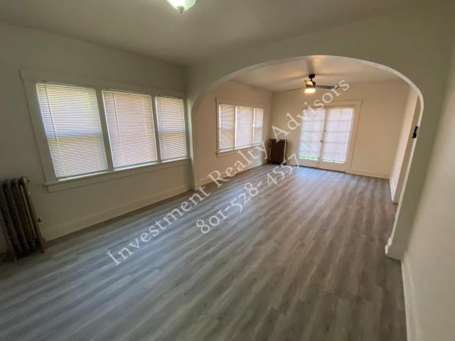 Apartment in the Avenues!