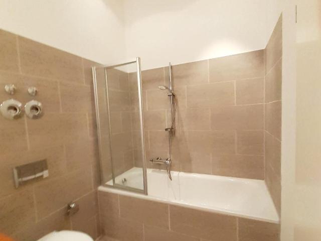 Apartment in the dreamy ambience of a park like property with balcony, Dusseldorf Amsterdam Apartments for Rent