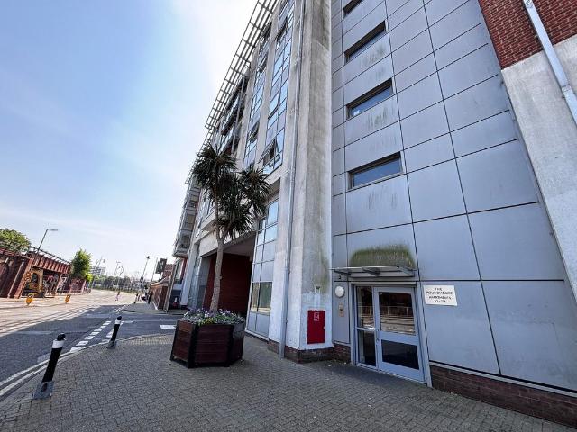 apartment in The Round House, Gunwharf Quays, Portsmouth