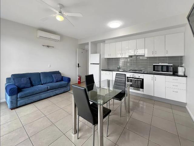 Apartment in the very best of locations / $575 per week / UTILITIES INCLUDED