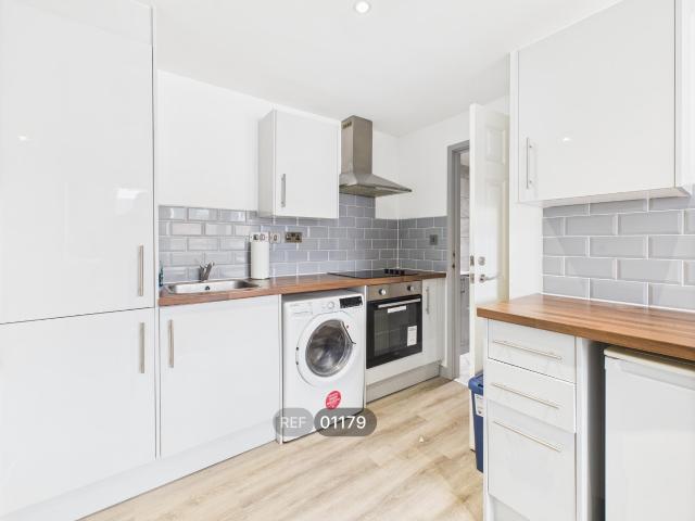 apartment in Tivoli House, South Street, HU1