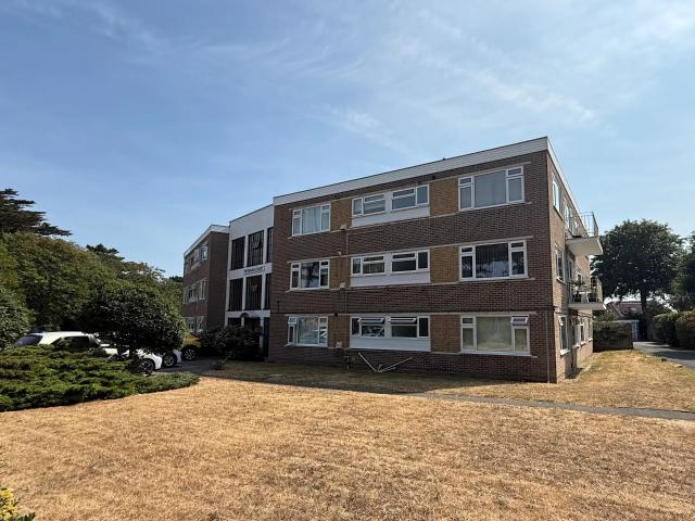 apartment in Twynham Road Southbourne