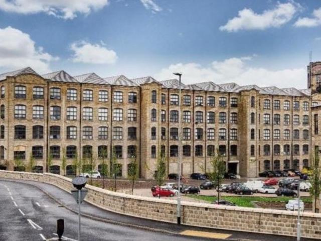 apartment in Upper Blakeridge Lane, Batley