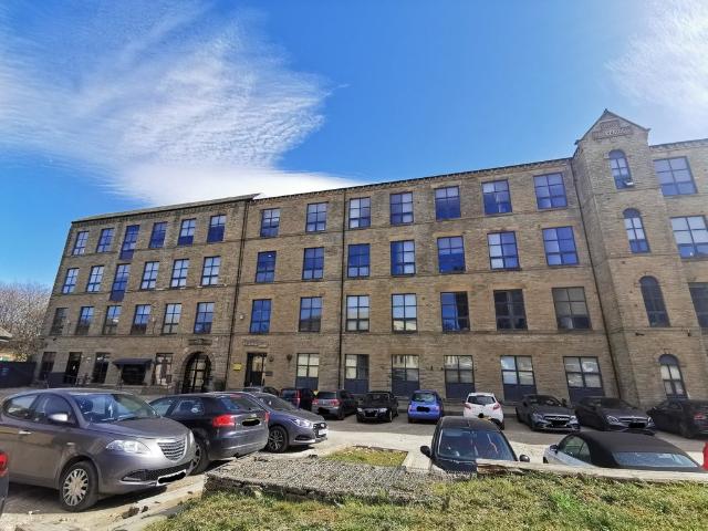 apartment in Upper Blakeridge Lane, Batley