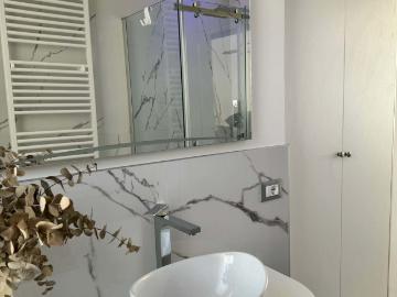 Apartment in Via Oslavia, Venezia for 65 m² with 1 bedrooms
