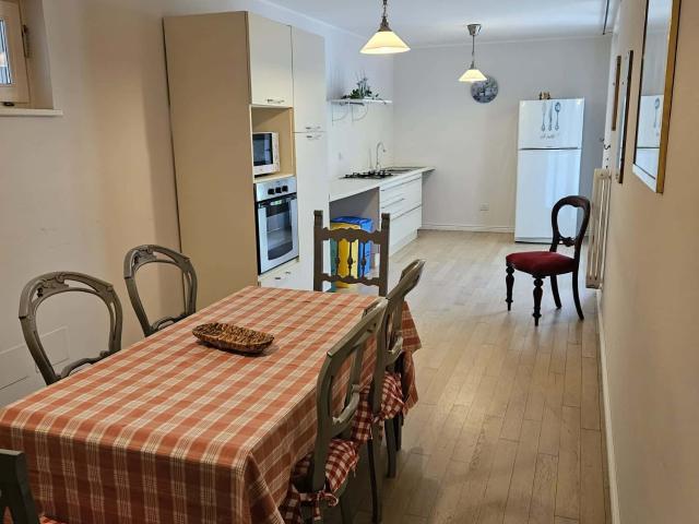 Apartment in Via Capitonese, Narni Scalo for 400 m² with 3 bedrooms
