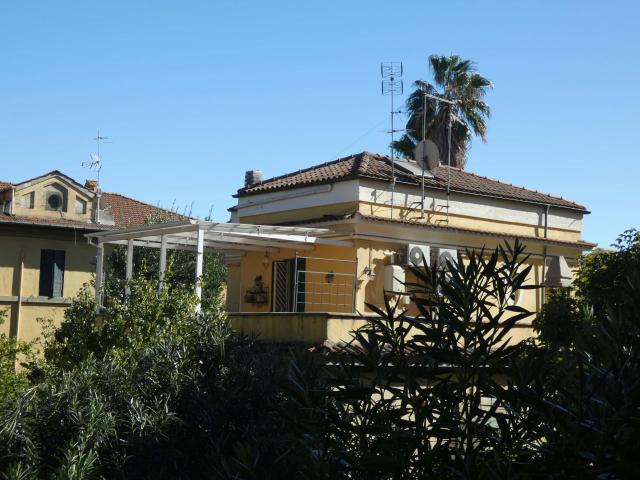 Apartment in Via Isola Bella, Roma for 120 m² with 3 bedrooms