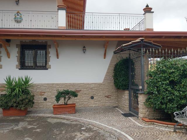 Apartment in Via San Romualdo, Napoli for 160 m² with 3 bedrooms