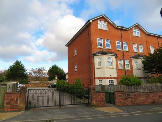 apartment in Yew Tree Court, Wirral, CH60