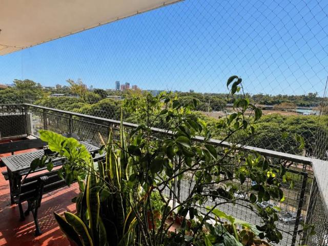 Apartment on Av. del Libertador with exceptional views 4 main rooms
