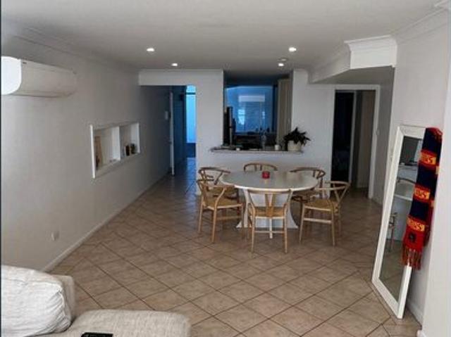 Apartment on the lake at West Lakes