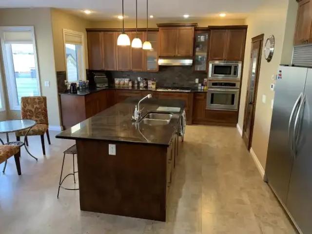Apartment Okotoks AB 104181482
