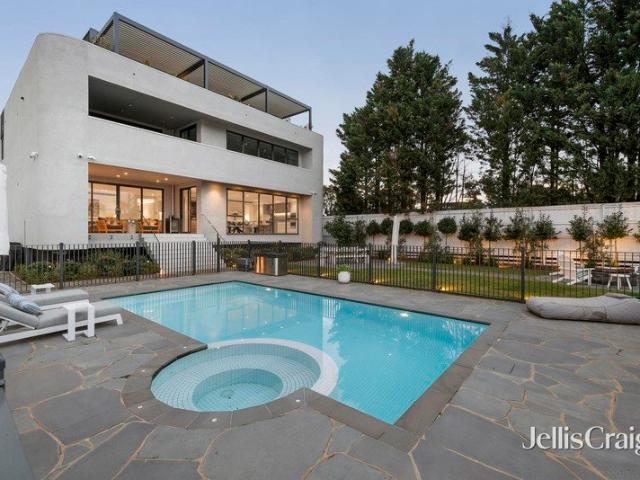 Apartment opulence with exclusive pool and private grounds