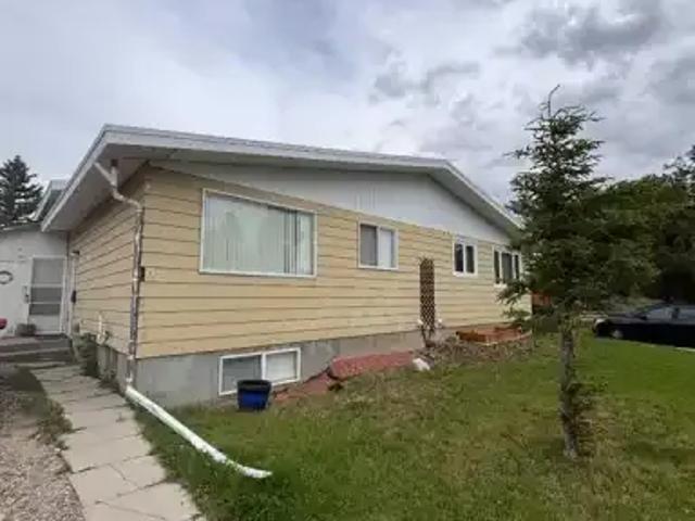 Apartment Lethbridge AB 103091665