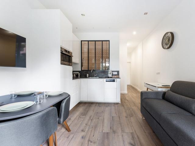 Apartment Le Riviera Golden Square, Nice Amsterdam Apartments for Rent