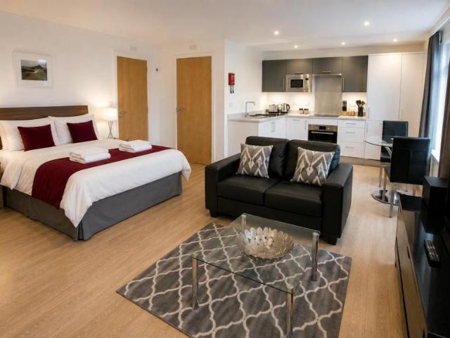 Apartment Leatherhead Leatherhead 105136405
