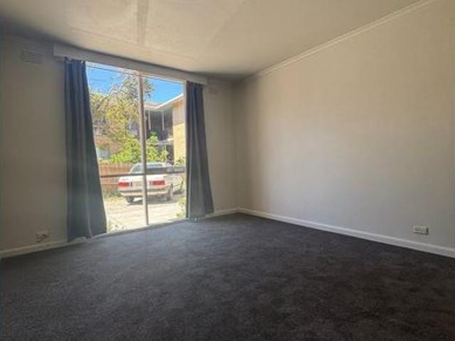 Apartment Living in the Heart of Ivanhoe – Close to Shops & Amenities