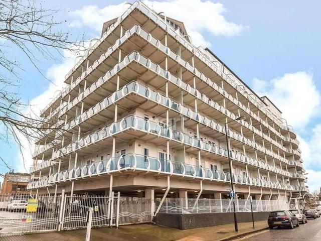 apartment Lyon Road, Platinum House Lyon Road, HA1