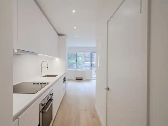 Apartment Montreal QC 104971896