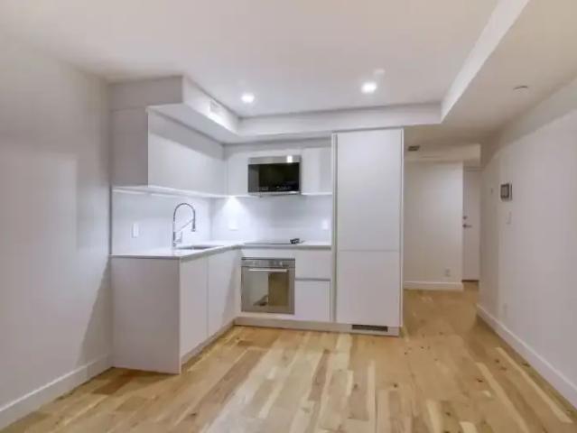 Apartment Montreal QC 102578372