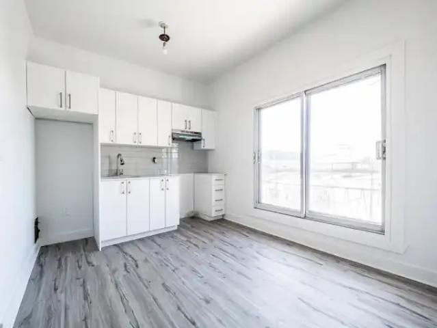 Apartment Montreal QC 103568805