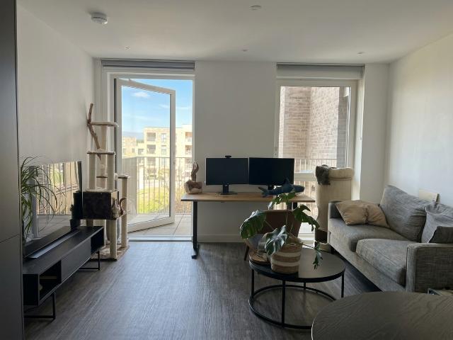 apartment Medawar Drive, Wolff House, NW7