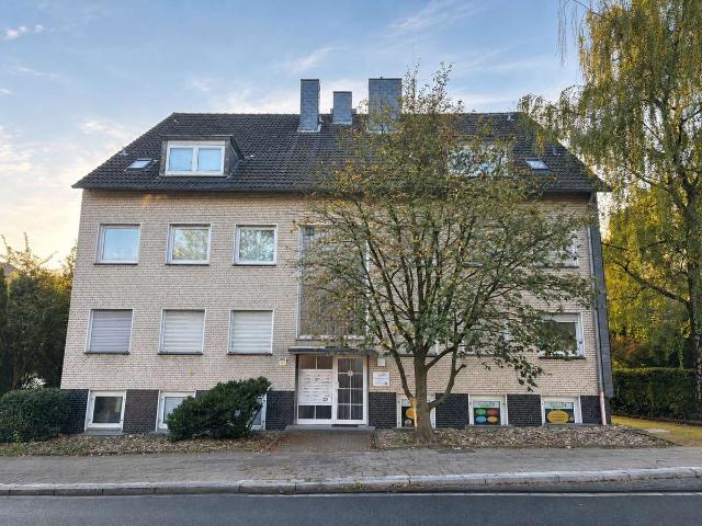 Apartment mit Balkon und Garage