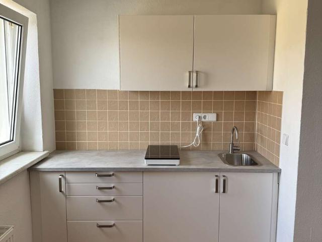 Apartment mit Einbauküche! Nur 29 Min. bis DHL & 20 Min bis StarPark ideal für Studierende/Pendler