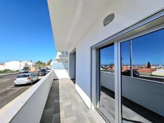 Apartment new near the center 2 bedrooms for rent Ericeira Mafra solar panels, terraces, store room, air conditioning, parking lot, kitchen
